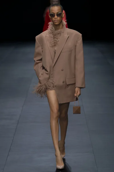 Look 34
